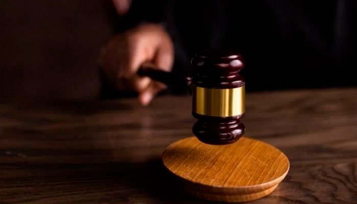 Homem que espalhou faixas acusando vizinho de estelionato é condenado